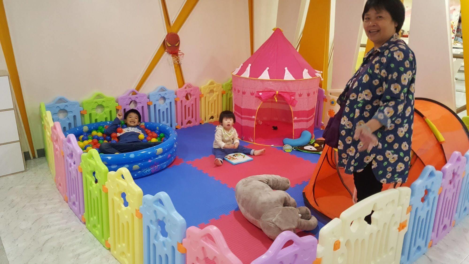 Peach Hotel Kota Hsinchu Bagian luar foto