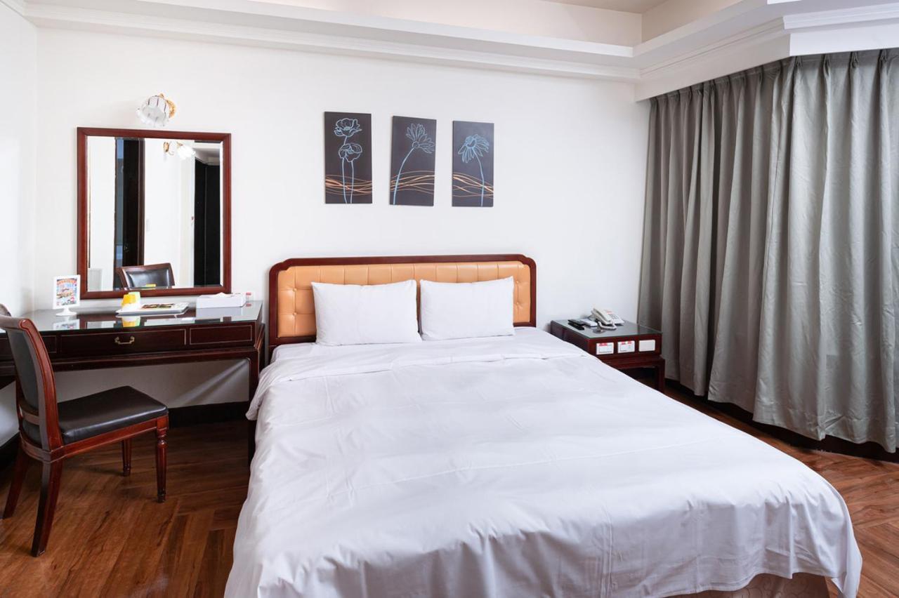 Peach Hotel Kota Hsinchu Bagian luar foto
