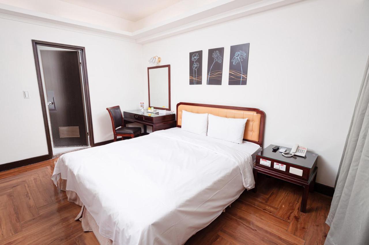 Peach Hotel Kota Hsinchu Bagian luar foto